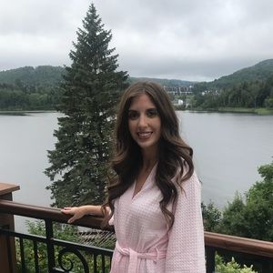 Meet your Posher, Elisa